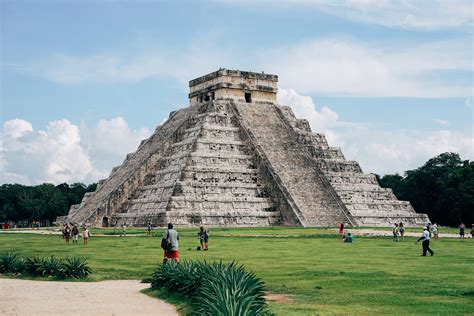 Rewolucja w Chichén Itzá - Miasto Majów przeciwko Tyranii Kukulкана!